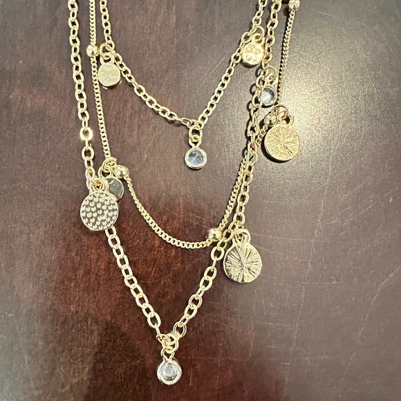 Gold Layer Necklace Ettika - Picture 2 of 3